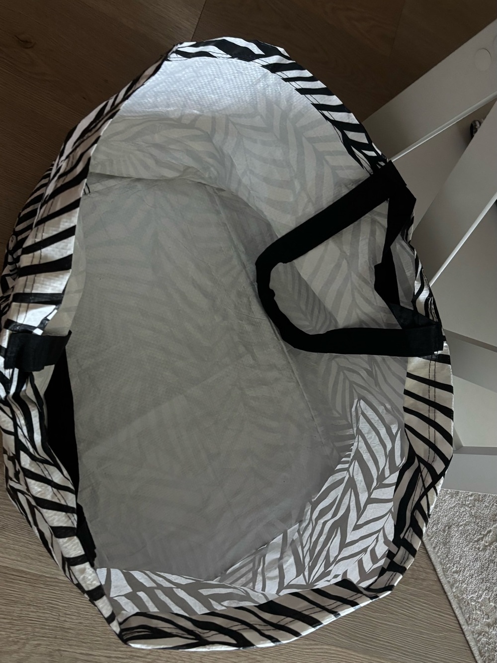 Black & White Striped Women’s Tote Bag